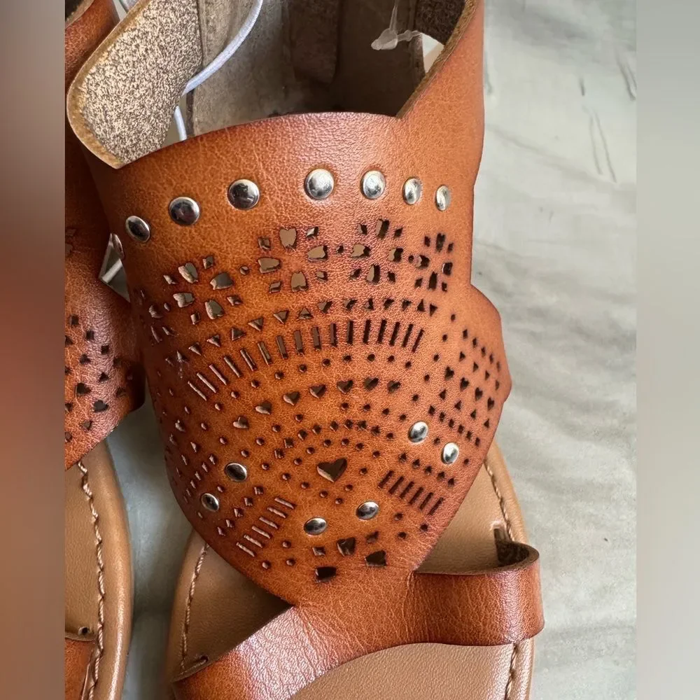 NWT New PIPER Silver Studded Cutout Tan Brown Gladiator Sandals Toddlers 12